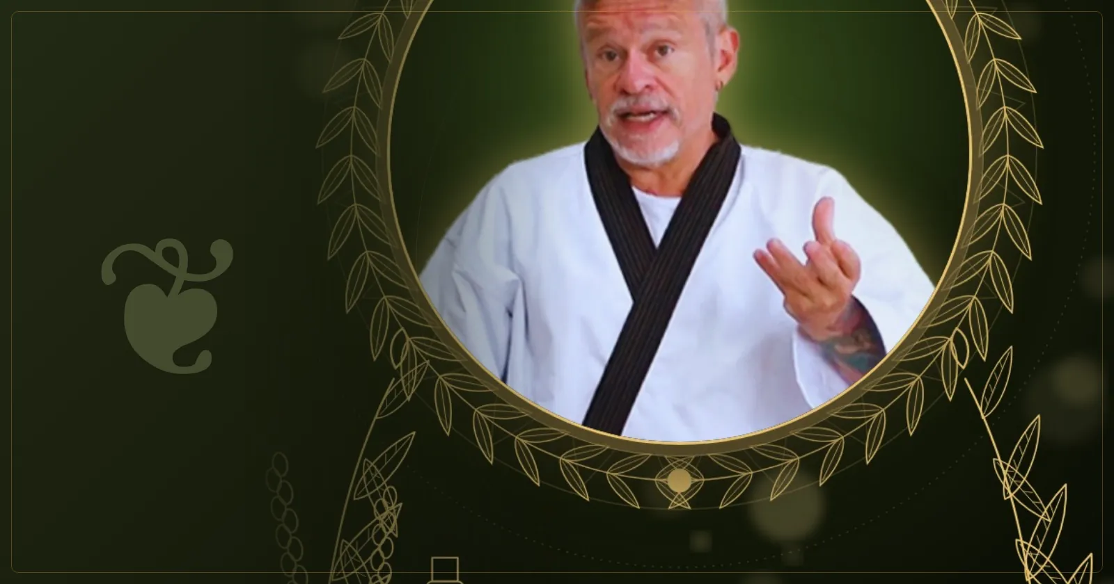 Otávio Leal (Dhyan Prem), fundador da Escola Humani Amor, conduzindo uma aula da formação de Naturopatia