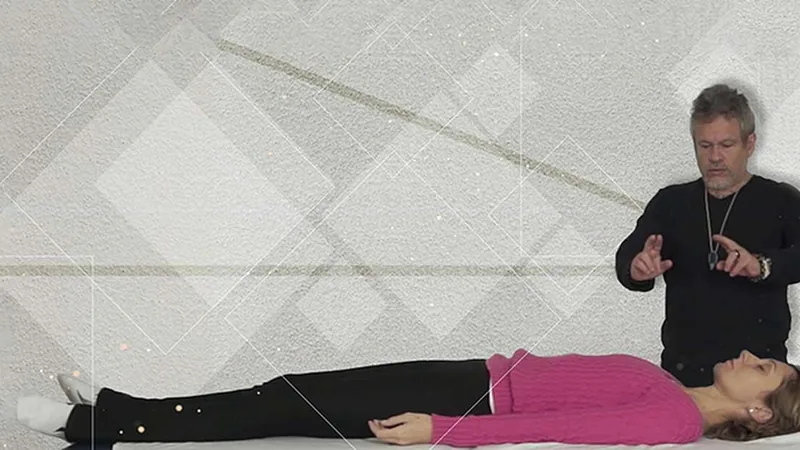 Aplicação na maca e na cadeira no curso Bushidô Reiki de Otávio Leal