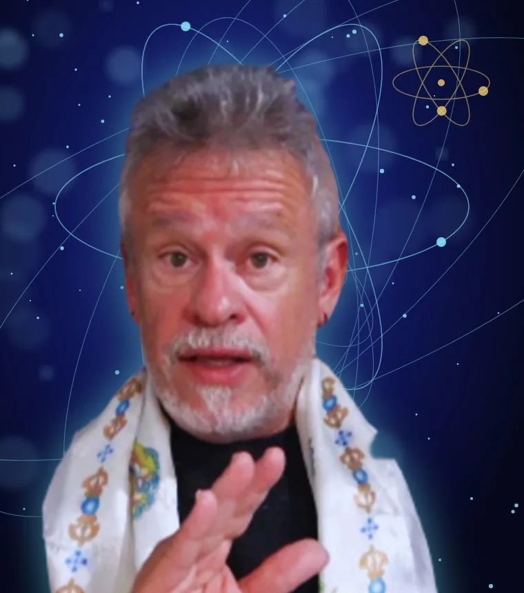 Otávio Leal (Dhyan Prem), terapeuta quântico, explicando a visão quântica em um campo de energia